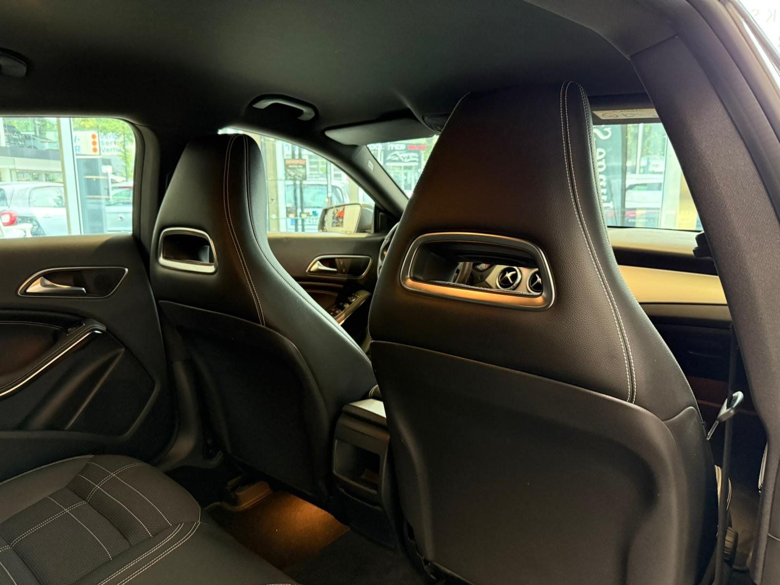 Fahrzeugabbildung Mercedes-Benz CLA 180 SB Urban KAMERA+AHK+NAVI+THERMATIC+PTS