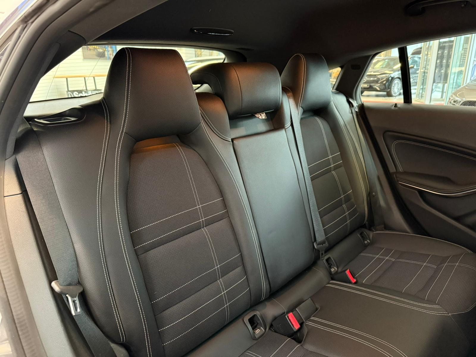 Fahrzeugabbildung Mercedes-Benz CLA 180 SB Urban KAMERA+AHK+NAVI+THERMATIC+PTS