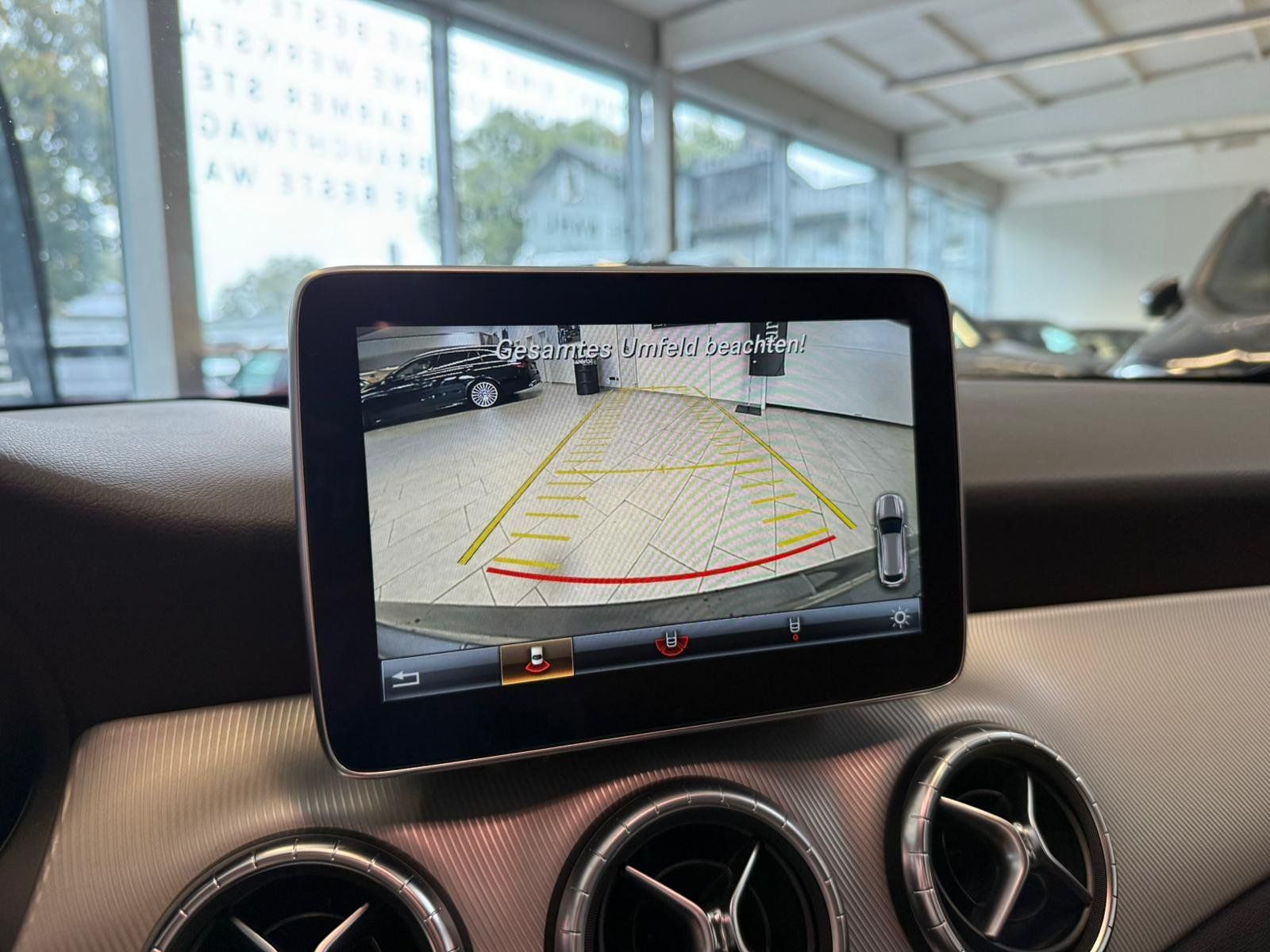 Fahrzeugabbildung Mercedes-Benz CLA 180 SB Urban KAMERA+AHK+NAVI+THERMATIC+PTS