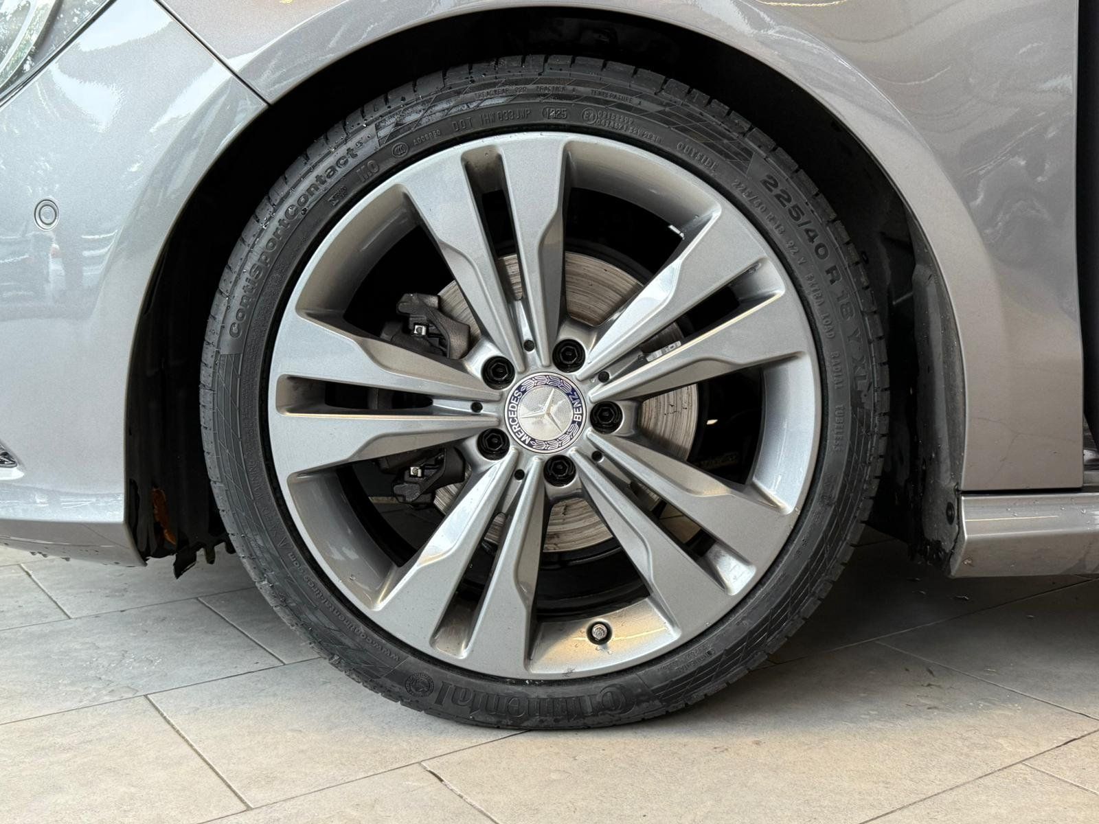 Fahrzeugabbildung Mercedes-Benz CLA 180 SB Urban KAMERA+AHK+NAVI+THERMATIC+PTS