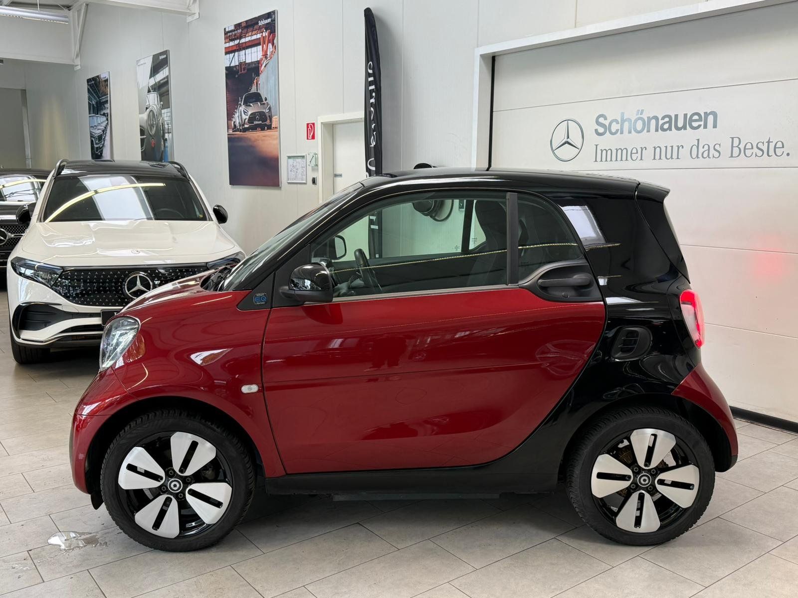 Fahrzeugabbildung Smart EQ pulse PANO+LED+CARPLAY+KLIMA+SITZHZ+DAB+16"