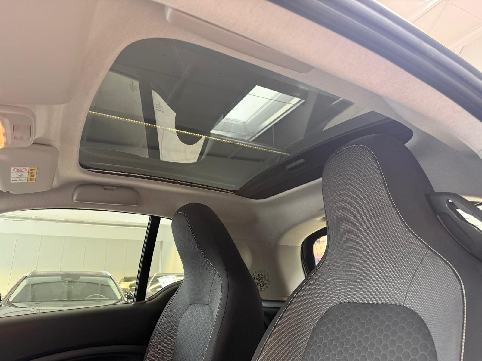 Fahrzeugabbildung Smart EQ pulse PANO+LED+CARPLAY+KLIMA+SITZHZ+DAB+16"