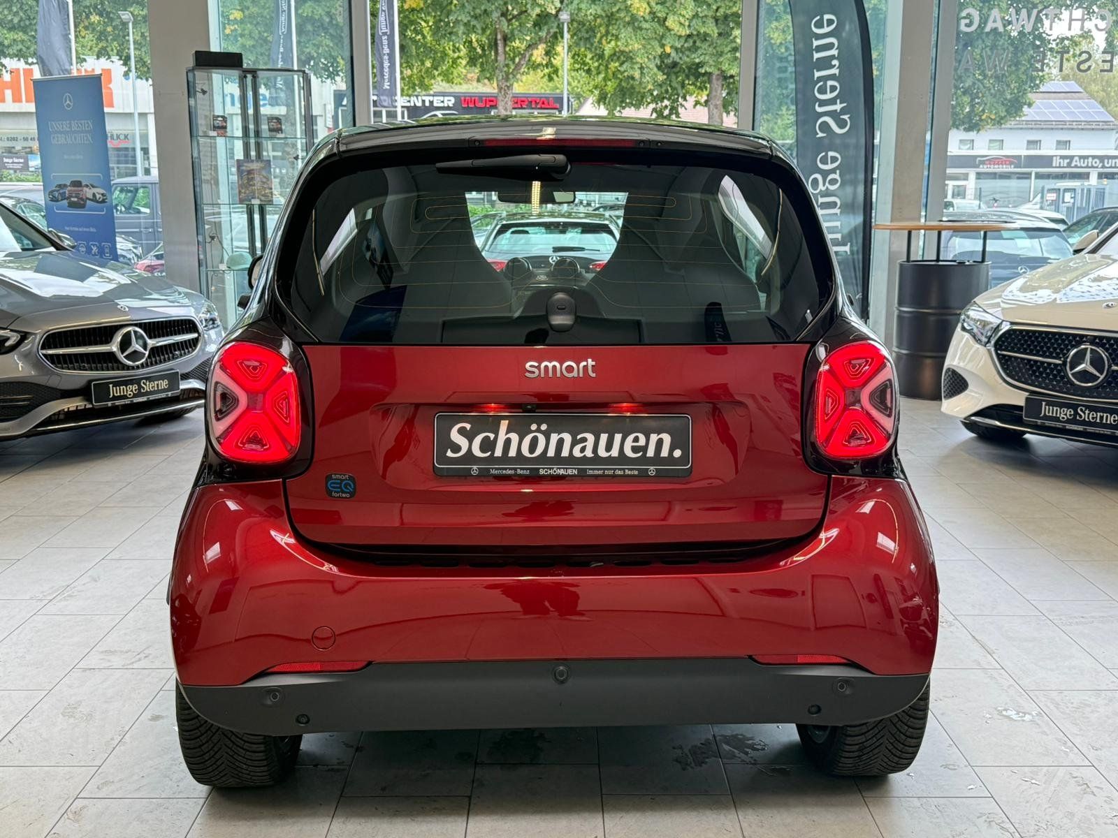 Fahrzeugabbildung Smart EQ pulse PANO+LED+CARPLAY+KLIMA+SITZHZ+DAB+16"