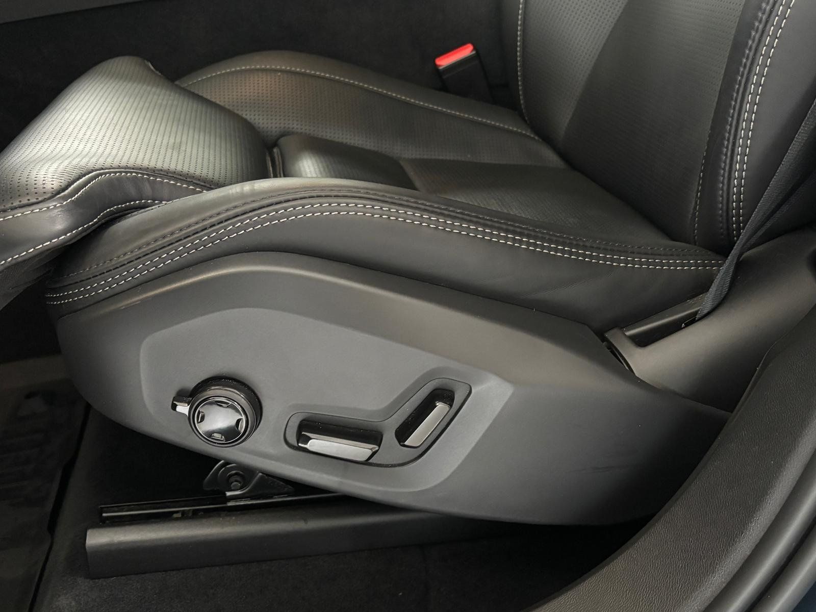 Fahrzeugabbildung Volvo XC 60 T6 AWD PANO+STDHZ+HUD+AHK+B&W+MEMORY+360°