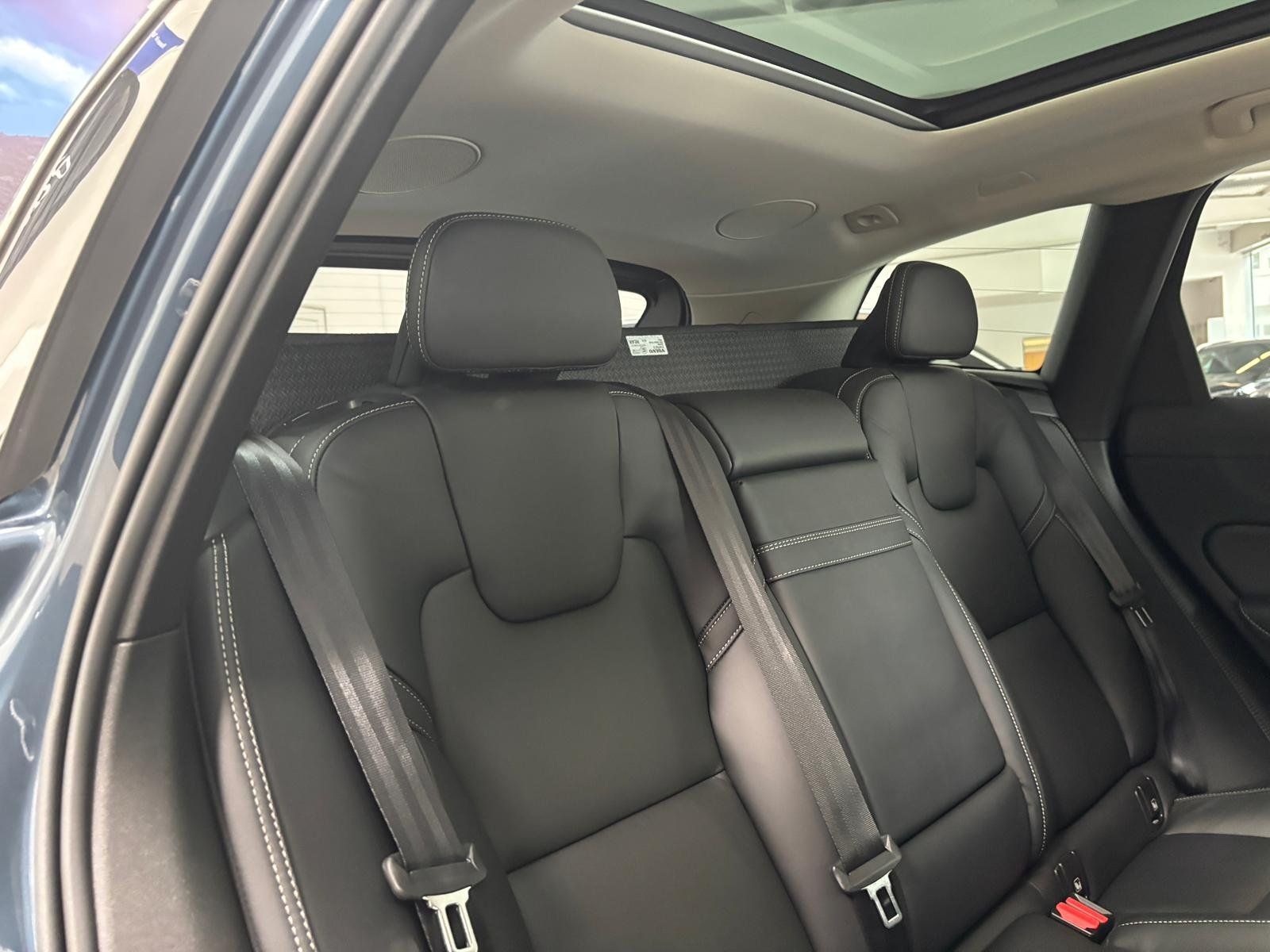 Fahrzeugabbildung Volvo XC 60 T6 AWD PANO+STDHZ+HUD+AHK+B&W+MEMORY+360°