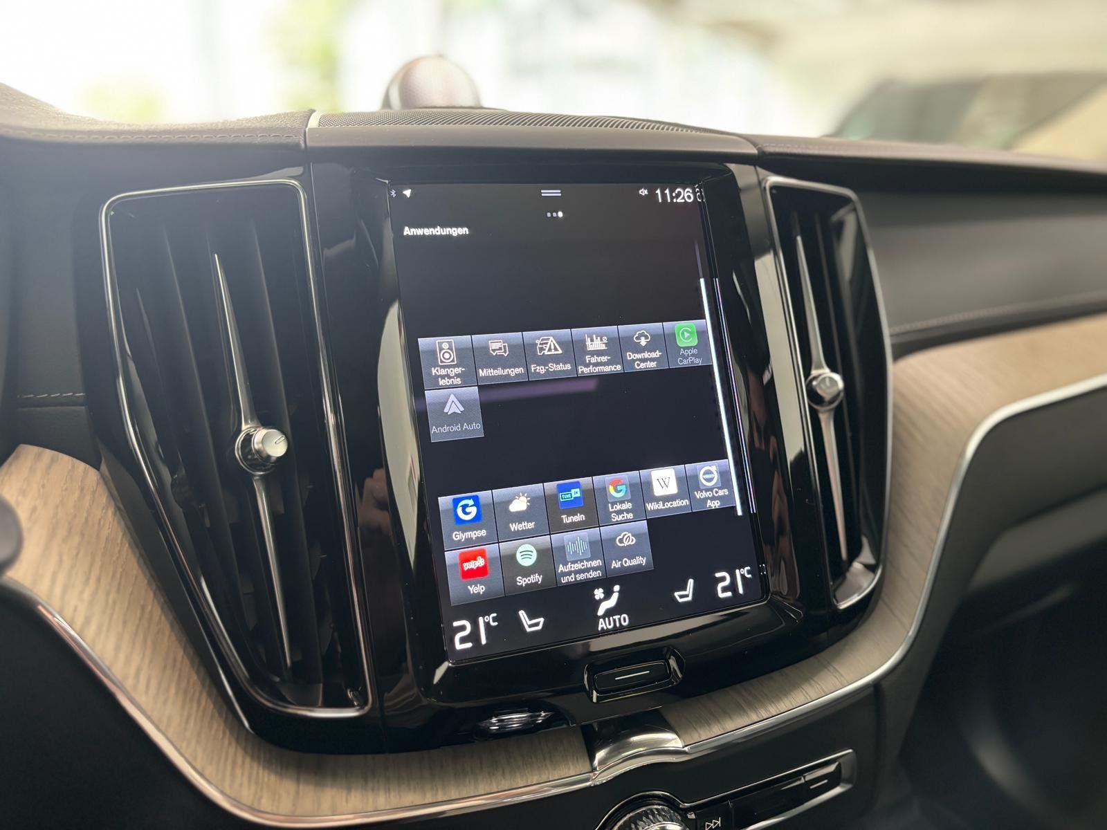 Fahrzeugabbildung Volvo XC 60 T6 AWD PANO+STDHZ+HUD+AHK+B&W+MEMORY+360°