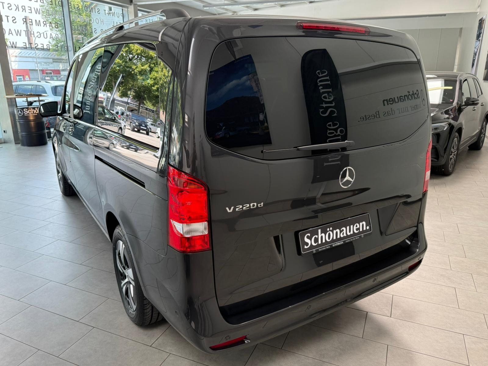 Fahrzeugabbildung Mercedes-Benz V 220 d Lang AHK+LADERAUMUNTERT.+FACELIFT