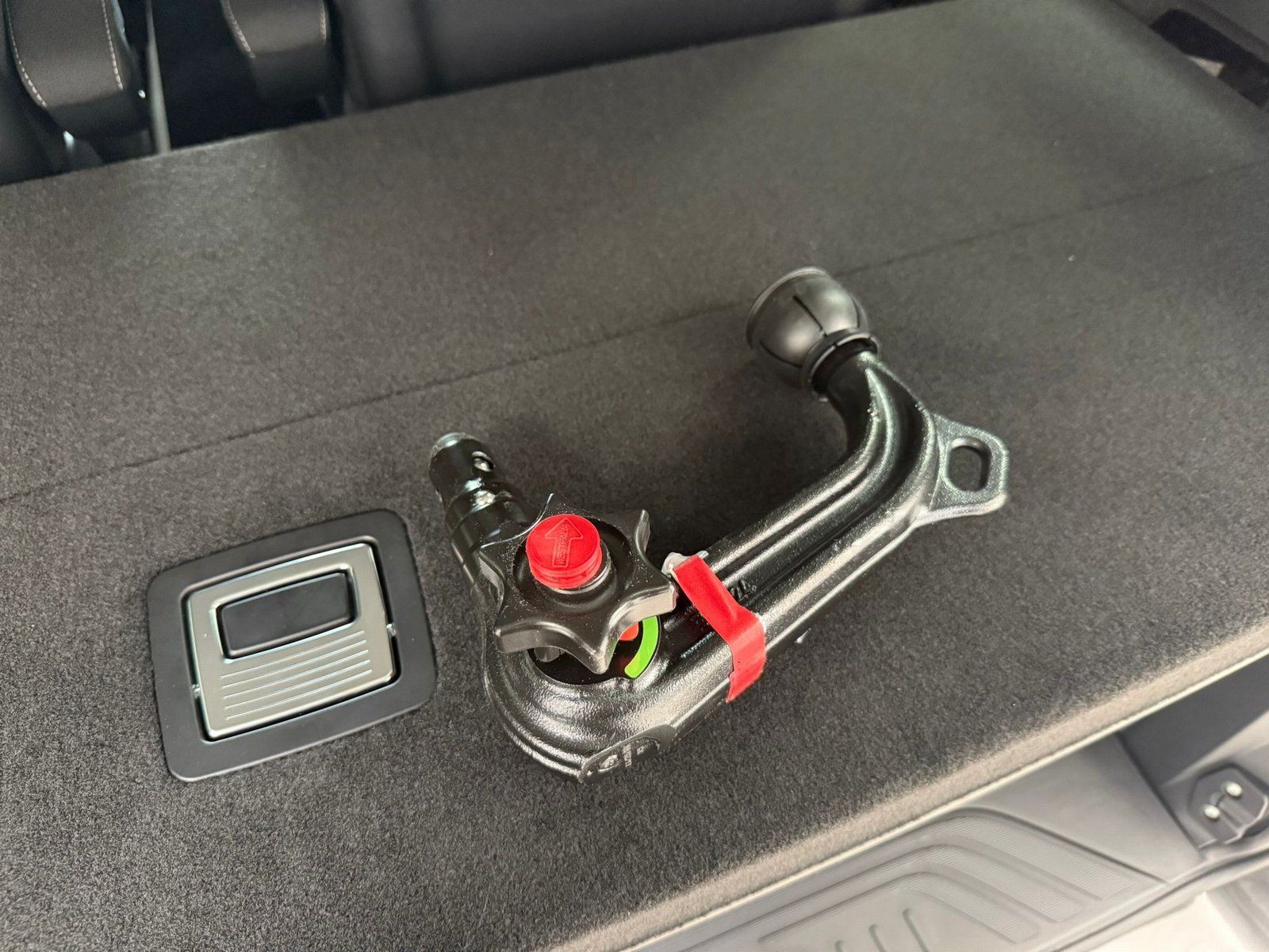 Fahrzeugabbildung Mercedes-Benz V 220 d Lang AHK+LADERAUMUNTERT.+FACELIFT