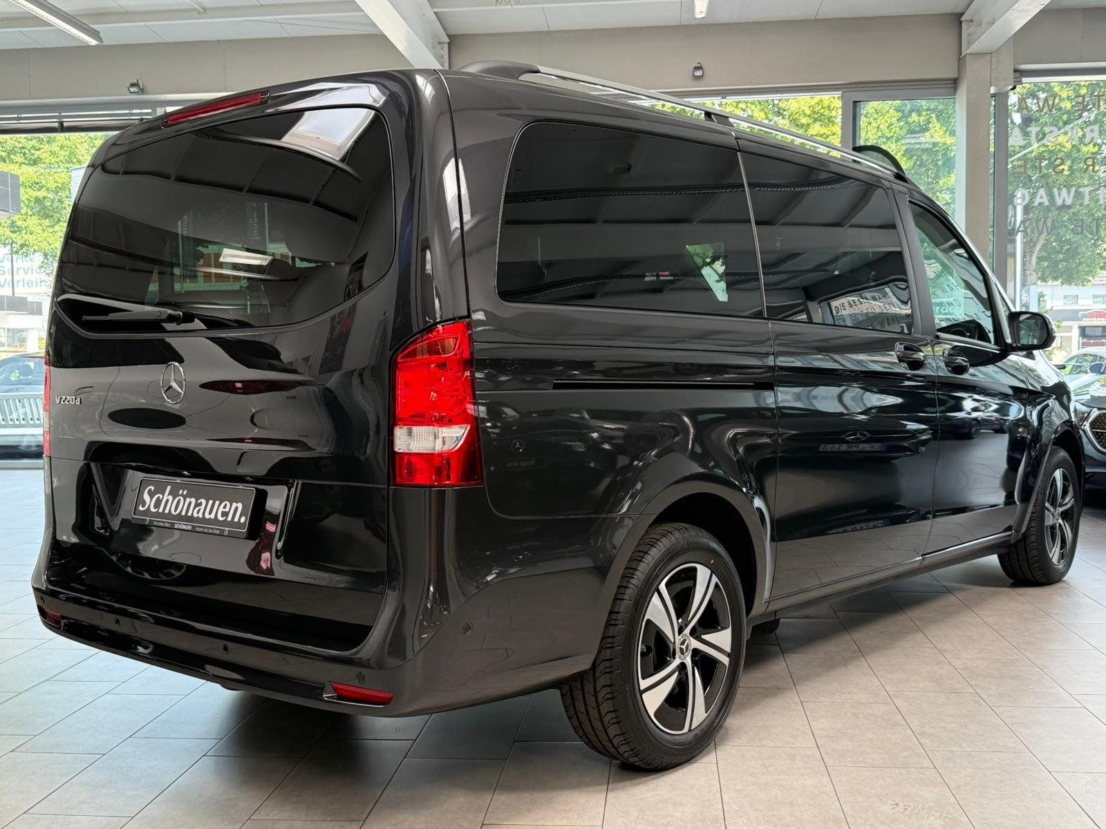 Fahrzeugabbildung Mercedes-Benz V 220 d Lang AHK+LADERAUMUNTERT.+FACELIFT