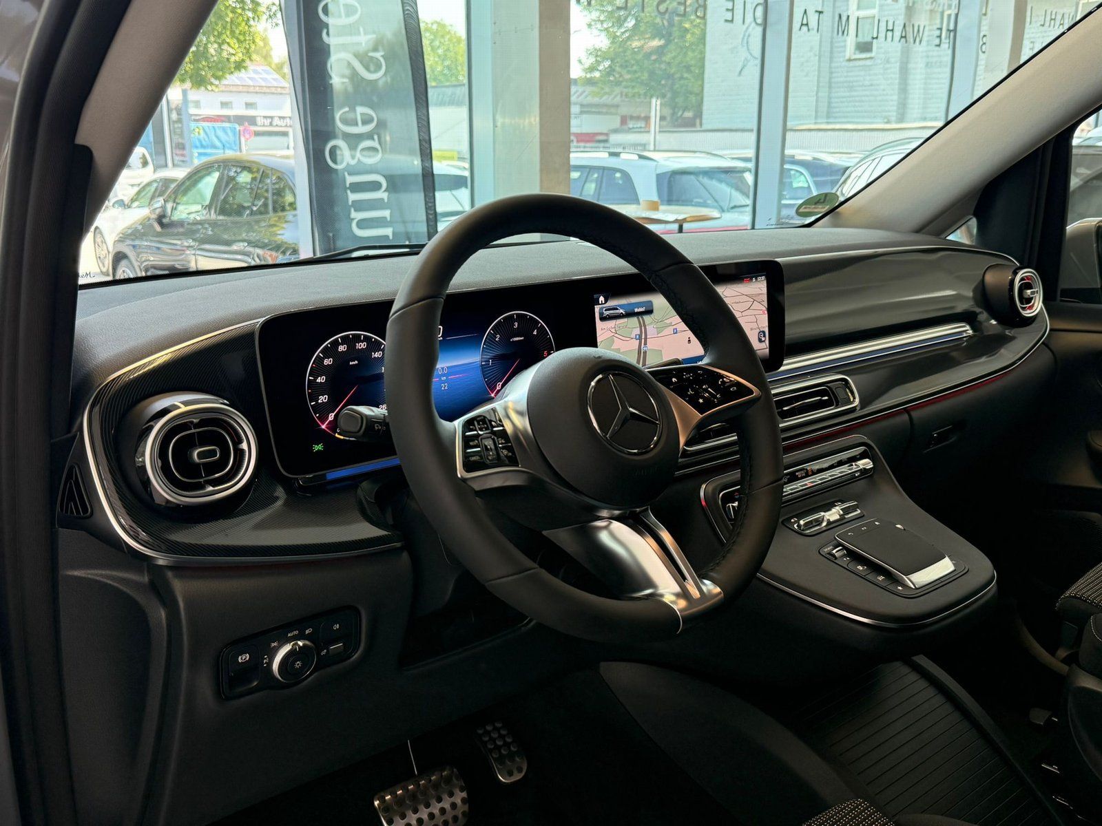 Fahrzeugabbildung Mercedes-Benz V 220 d STYLE Lang MULTIBEAM+AHK+EASYPACK+E-TÜR