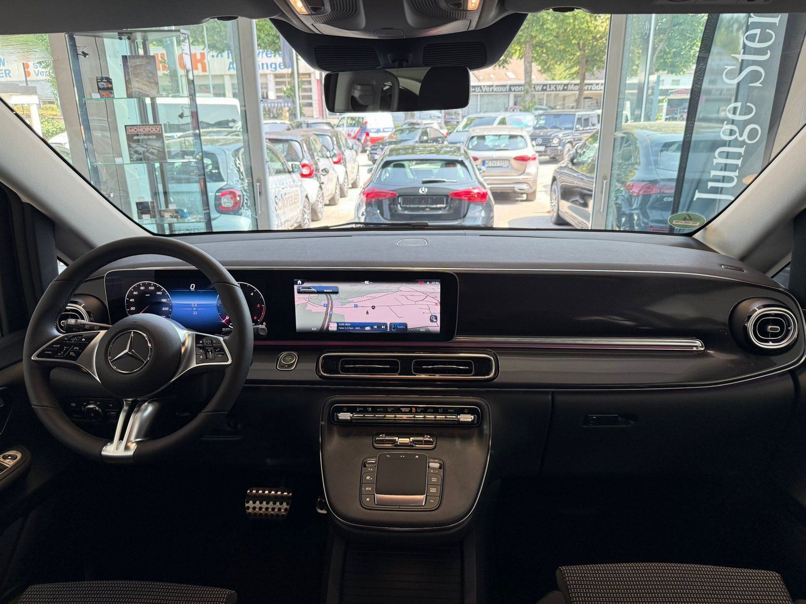 Fahrzeugabbildung Mercedes-Benz V 220 d STYLE Lang MULTIBEAM+AHK+EASYPACK+E-TÜR