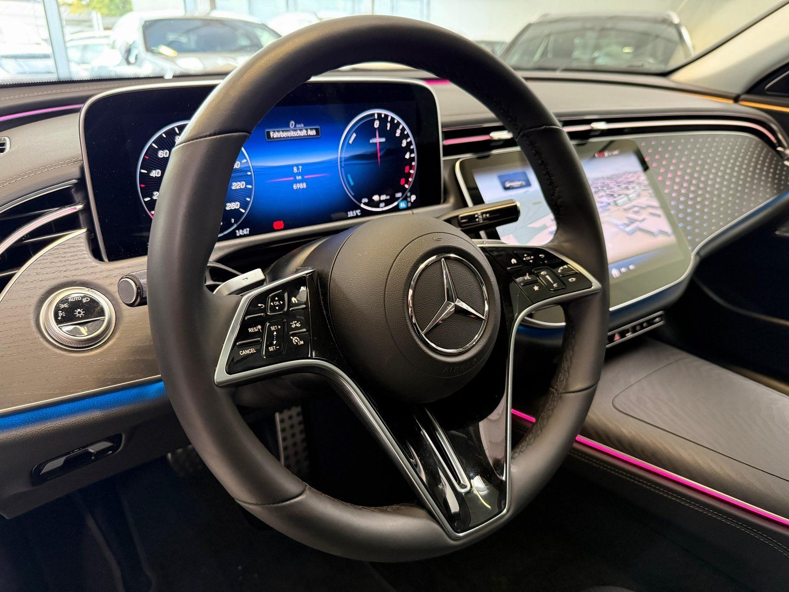 Fahrzeugabbildung Mercedes-Benz E 300 de 4M All-Terrain BURMEST+HUD+AIR+AHK+PANO