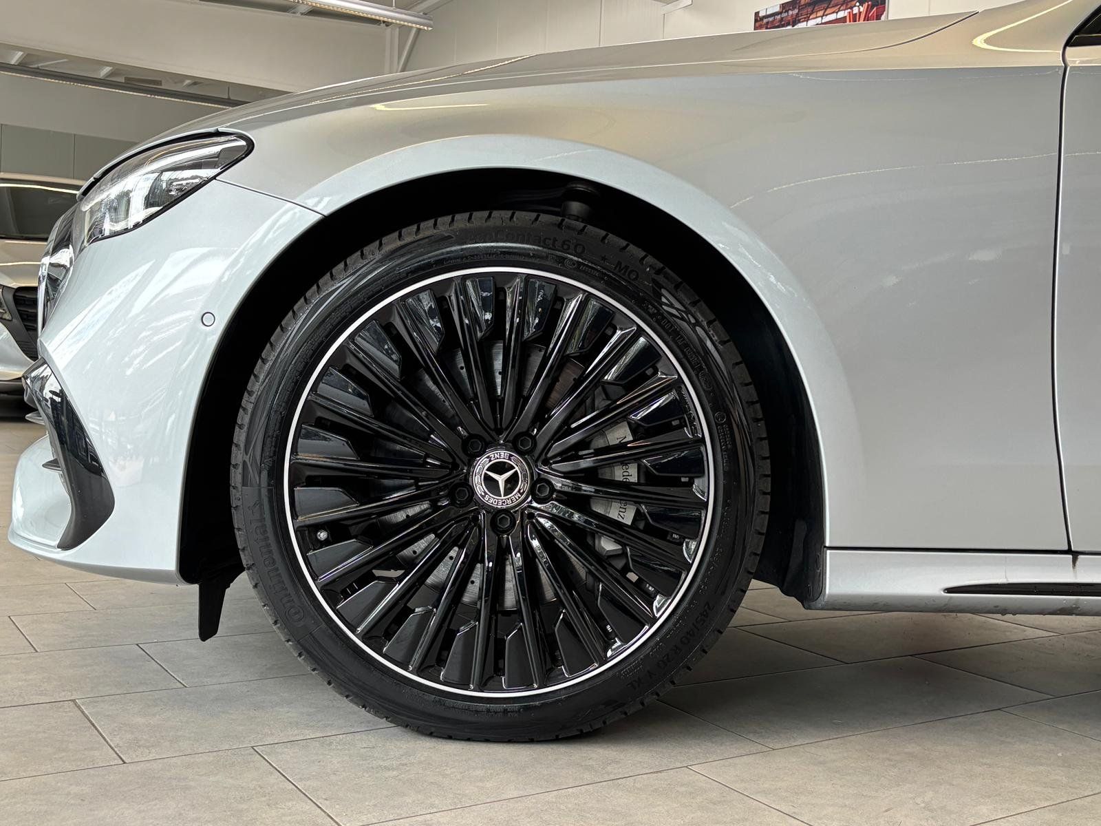 Fahrzeugabbildung Mercedes-Benz E 450 d 4M T AMG+AIRMATIC+STDHZ+HUD+PANO+AHK+360