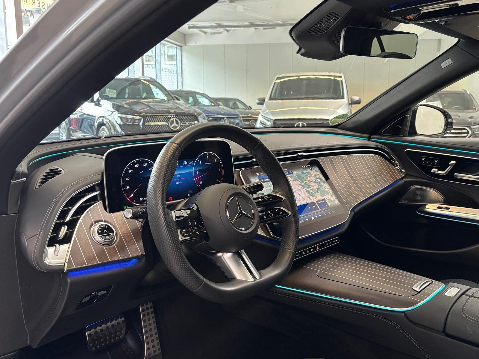 Fahrzeugabbildung Mercedes-Benz E 450 d 4M T AMG+AIRMATIC+STDHZ+HUD+PANO+AHK+360
