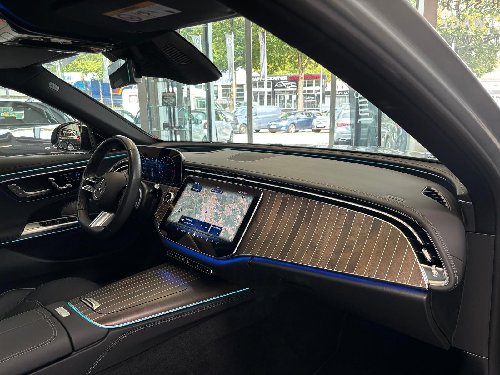 Fahrzeugabbildung Mercedes-Benz E 450 d 4M T AMG+AIRMATIC+STDHZ+HUD+PANO+AHK+360