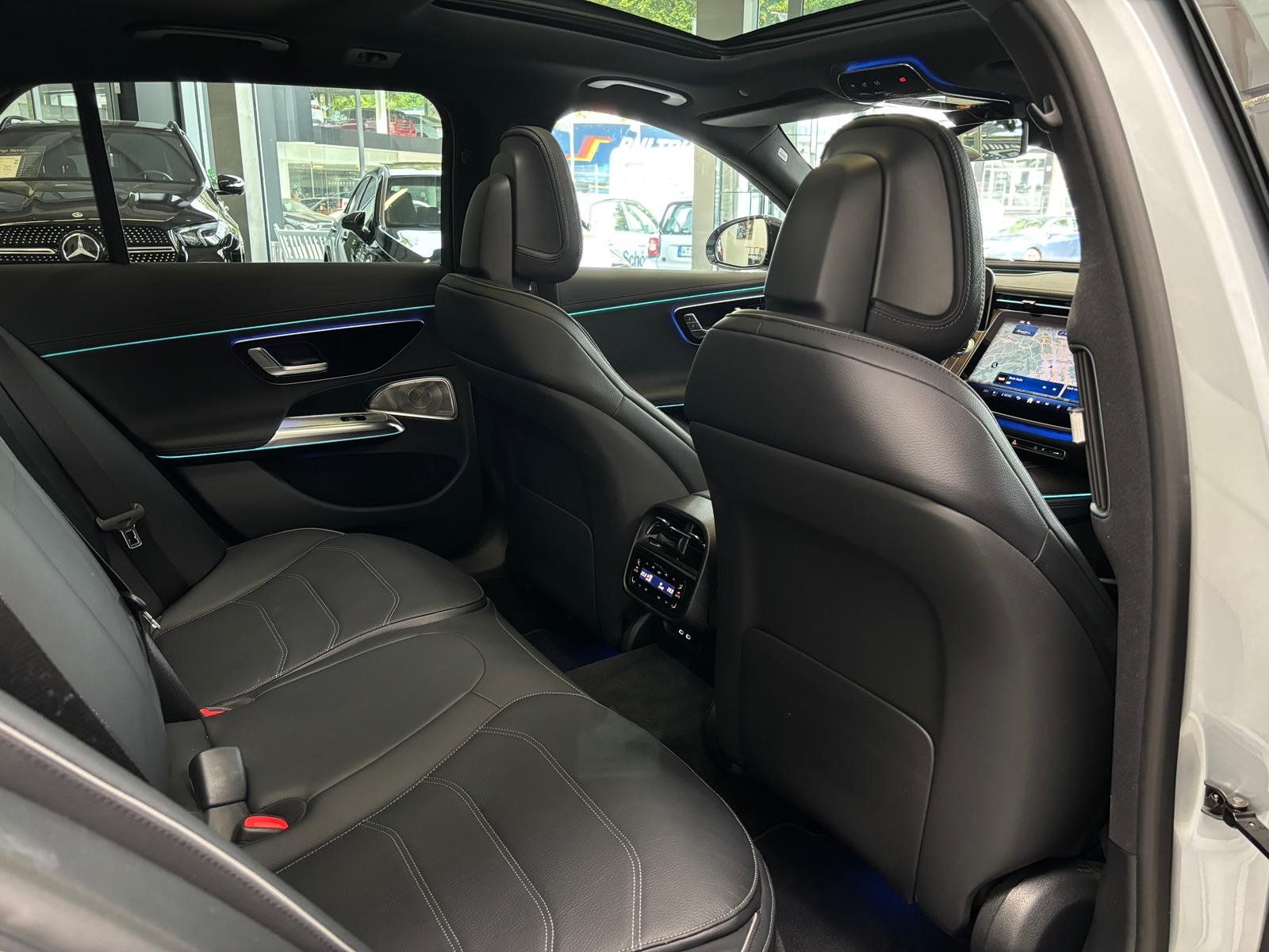Fahrzeugabbildung Mercedes-Benz E 450 d 4M T AMG+AIRMATIC+STDHZ+HUD+PANO+AHK+360