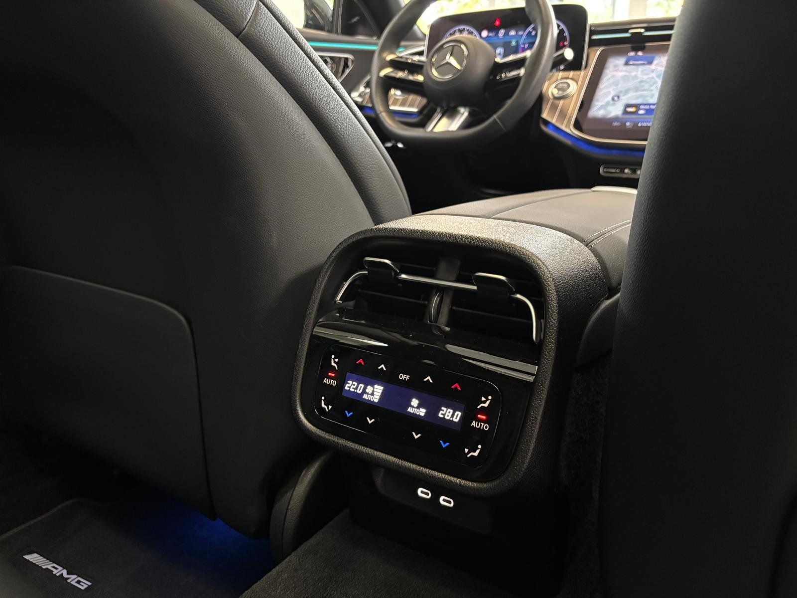 Fahrzeugabbildung Mercedes-Benz E 450 d 4M T AMG+AIRMATIC+STDHZ+HUD+PANO+AHK+360