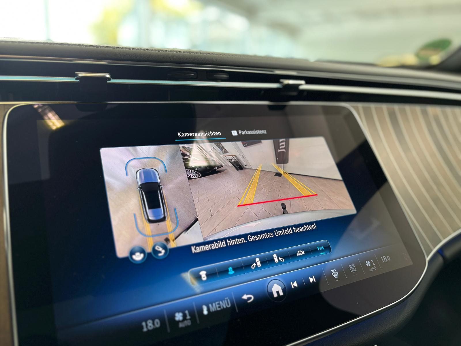 Fahrzeugabbildung Mercedes-Benz E 450 d 4M T AMG+AIRMATIC+STDHZ+HUD+PANO+AHK+360