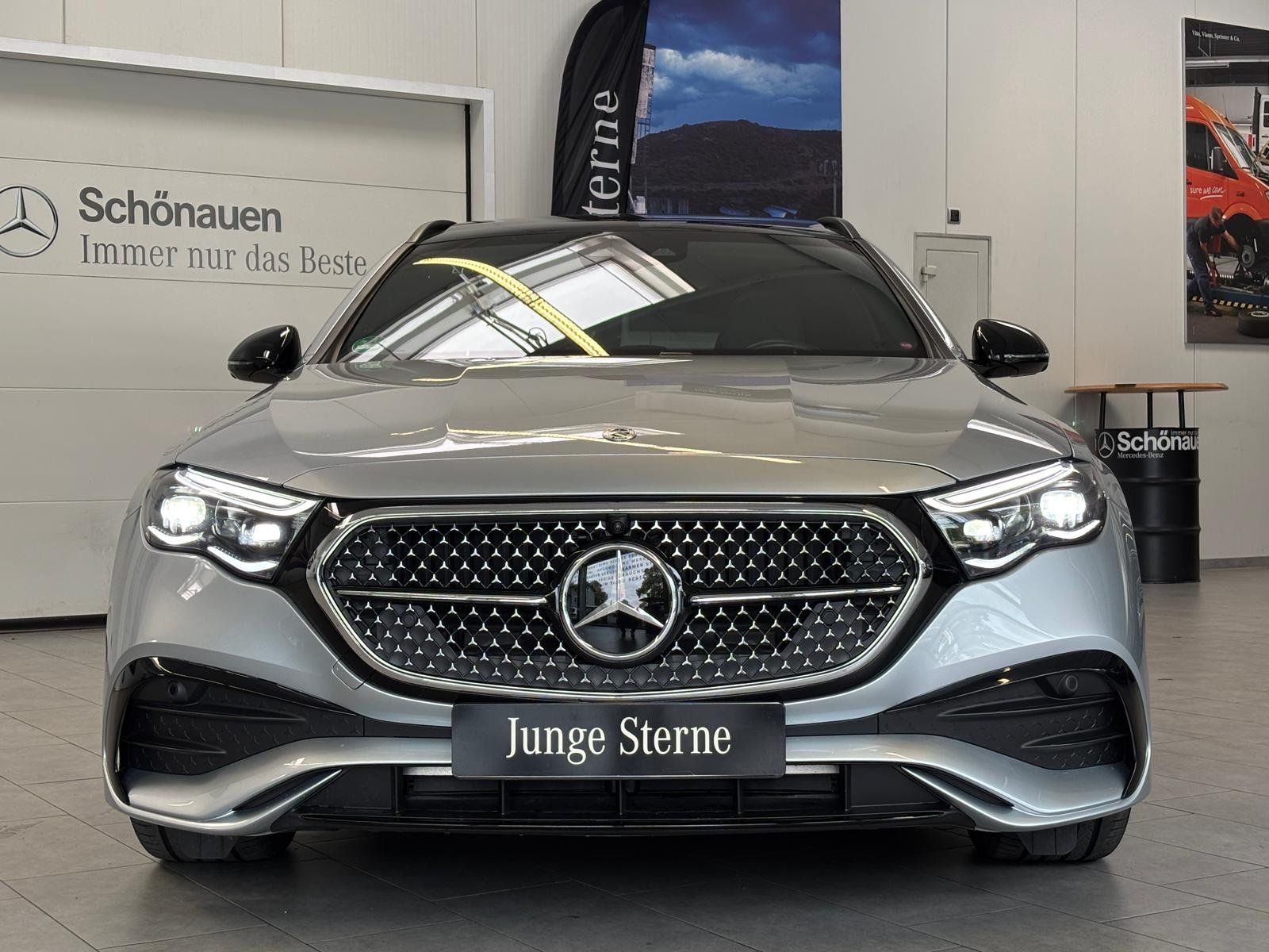 Fahrzeugabbildung Mercedes-Benz E 450 d 4M T AMG+AIRMATIC+STDHZ+HUD+PANO+AHK+360