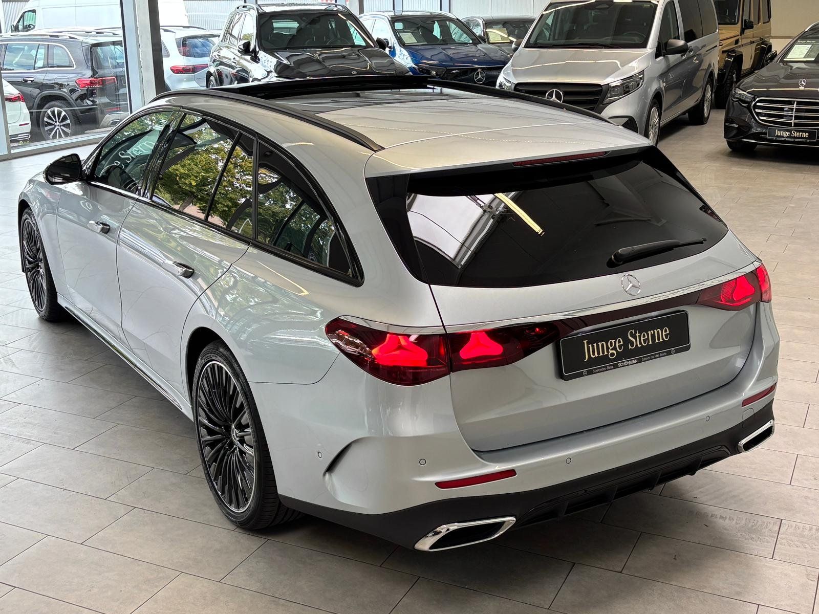 Fahrzeugabbildung Mercedes-Benz E 450 d 4M T AMG+AIRMATIC+STDHZ+HUD+PANO+AHK+360