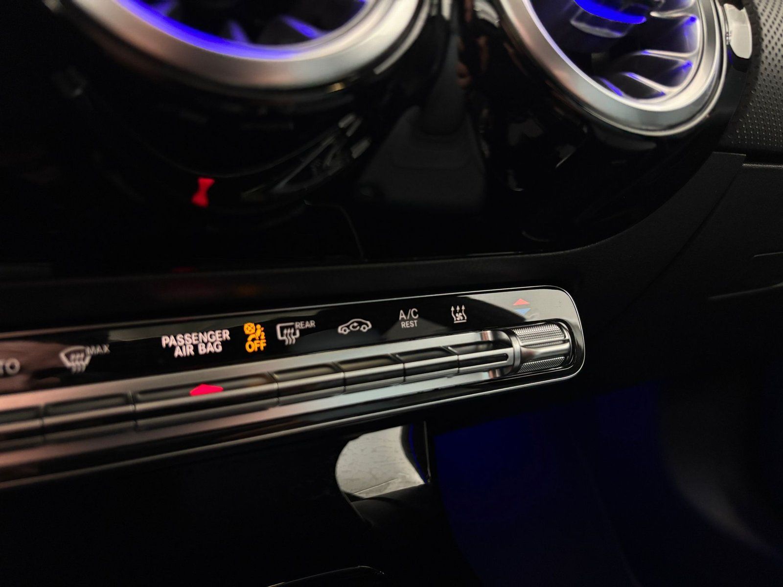 Fahrzeugabbildung Mercedes-Benz CLA 250e SB AMG+DISTR+PANO+HUD+BURMES+NIGHT+360°
