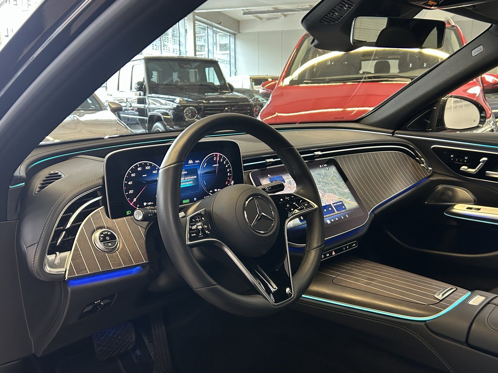 Fahrzeugabbildung Mercedes-Benz E 300e T AMG PANO+DISTR.+HUD+MEMORY+DIGITAL+AHK