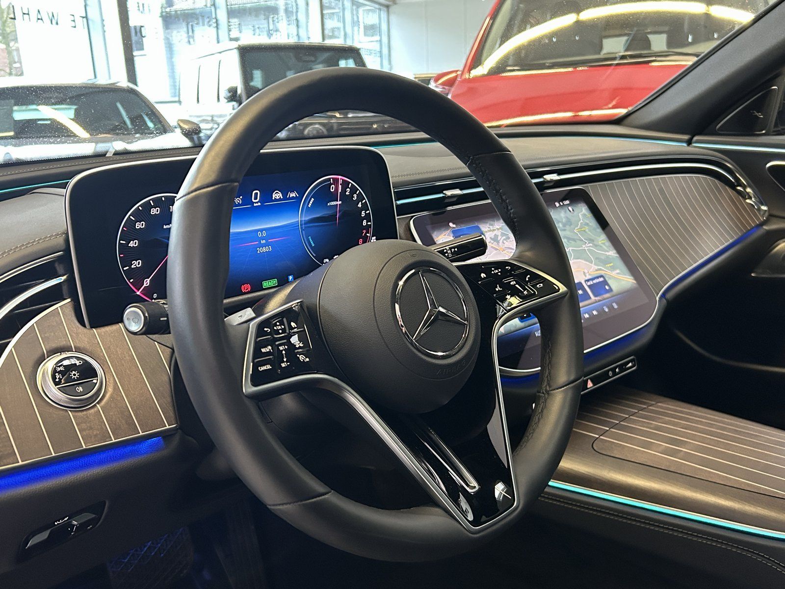 Fahrzeugabbildung Mercedes-Benz E 300e T AMG PANO+DISTR.+HUD+MEMORY+DIGITAL+AHK