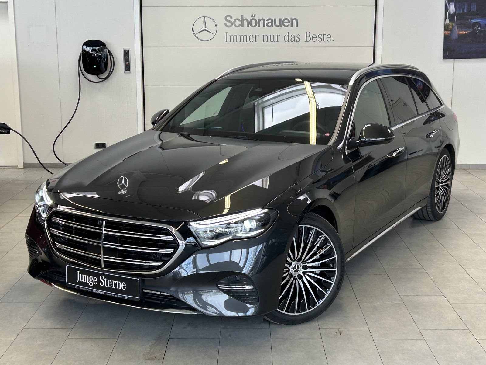 Fahrzeugabbildung Mercedes-Benz E 300e T AMG PANO+DISTR.+HUD+MEMORY+DIGITAL+AHK
