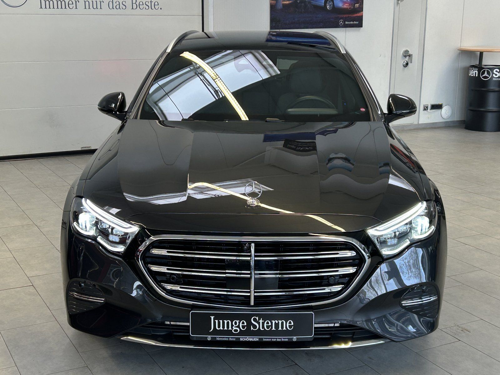 Fahrzeugabbildung Mercedes-Benz E 300e T AMG PANO+DISTR.+HUD+MEMORY+DIGITAL+AHK