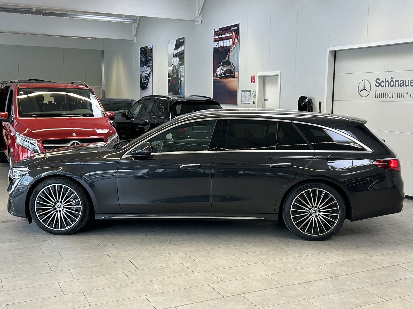 Fahrzeugabbildung Mercedes-Benz E 300e T AMG PANO+DISTR.+HUD+MEMORY+DIGITAL+AHK