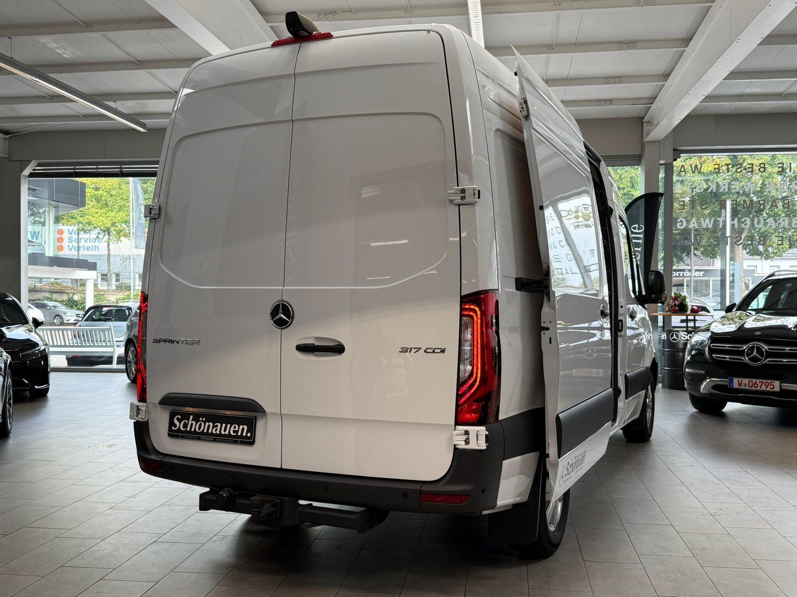 Fahrzeugabbildung Mercedes-Benz Sprinter 317 CDI SELECT L2H2+AHK3,5t+360°+CARPLA