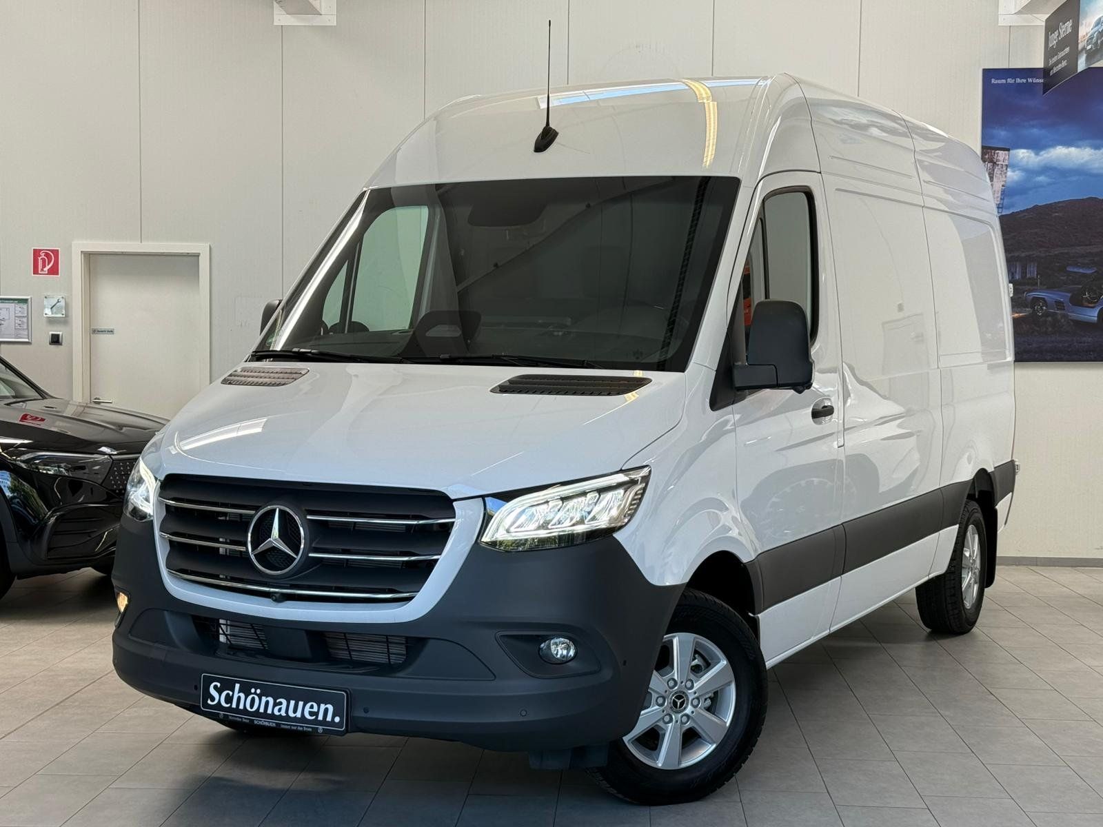 Mercedes-Benz Sprinter 317 CDI SELECT L2H2+AHK3,5t+360°+CARPLA