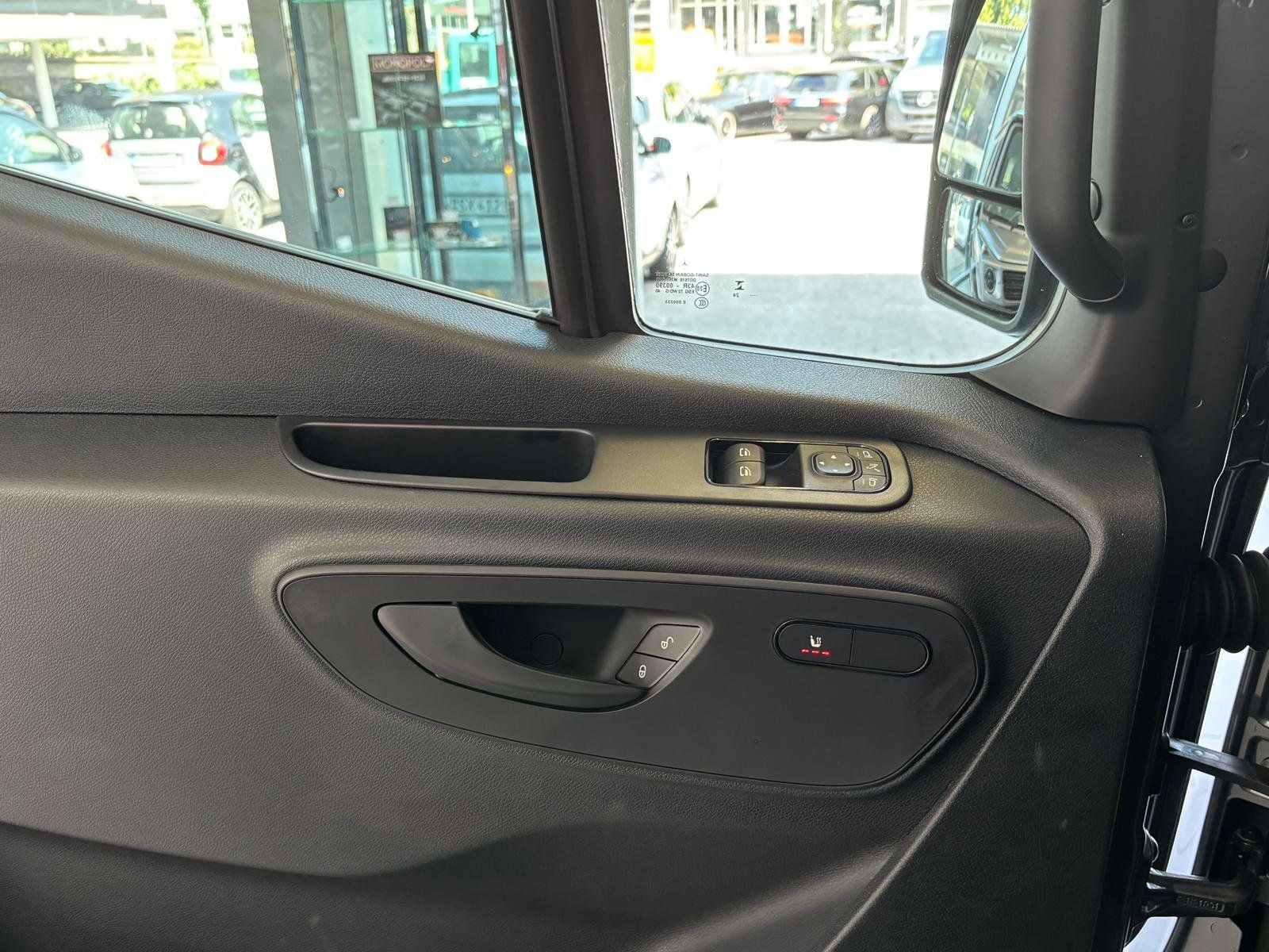 Fahrzeugabbildung Mercedes-Benz Sprinter 315 CDI KA Standard AHK 3,5t+HOLZ+KLIMA