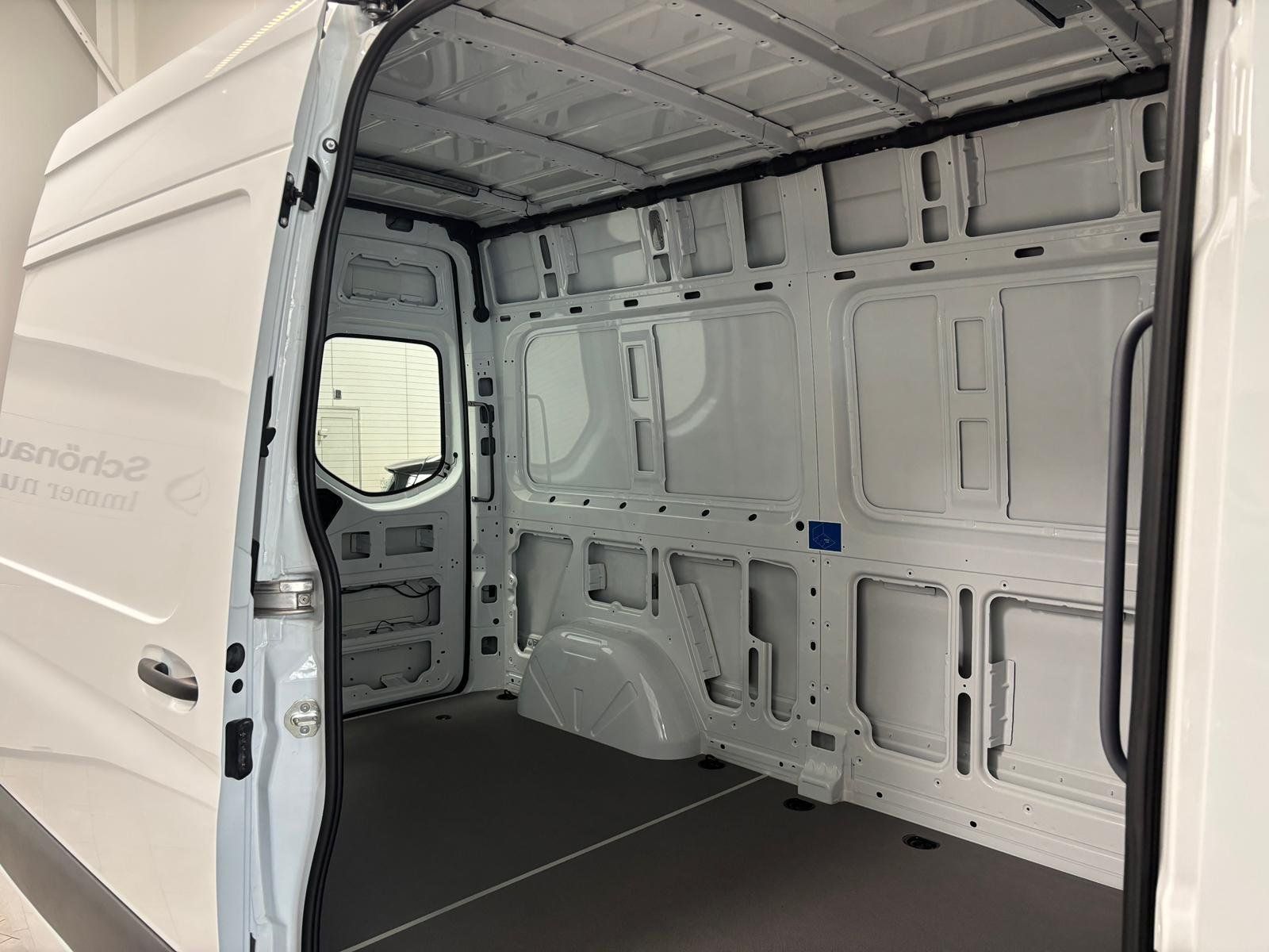 Fahrzeugabbildung Mercedes-Benz Sprinter 315 CDI Kasten L2H2 AHK+MBUX+KAMERA+SHZ