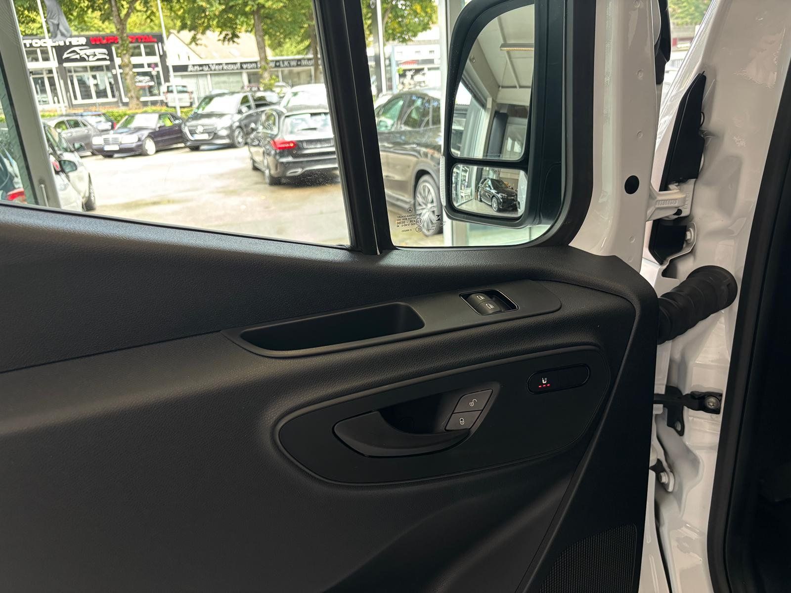 Fahrzeugabbildung Mercedes-Benz Sprinter 315 CDI Kasten L2H2 AHK+MBUX+KAMERA+SHZ