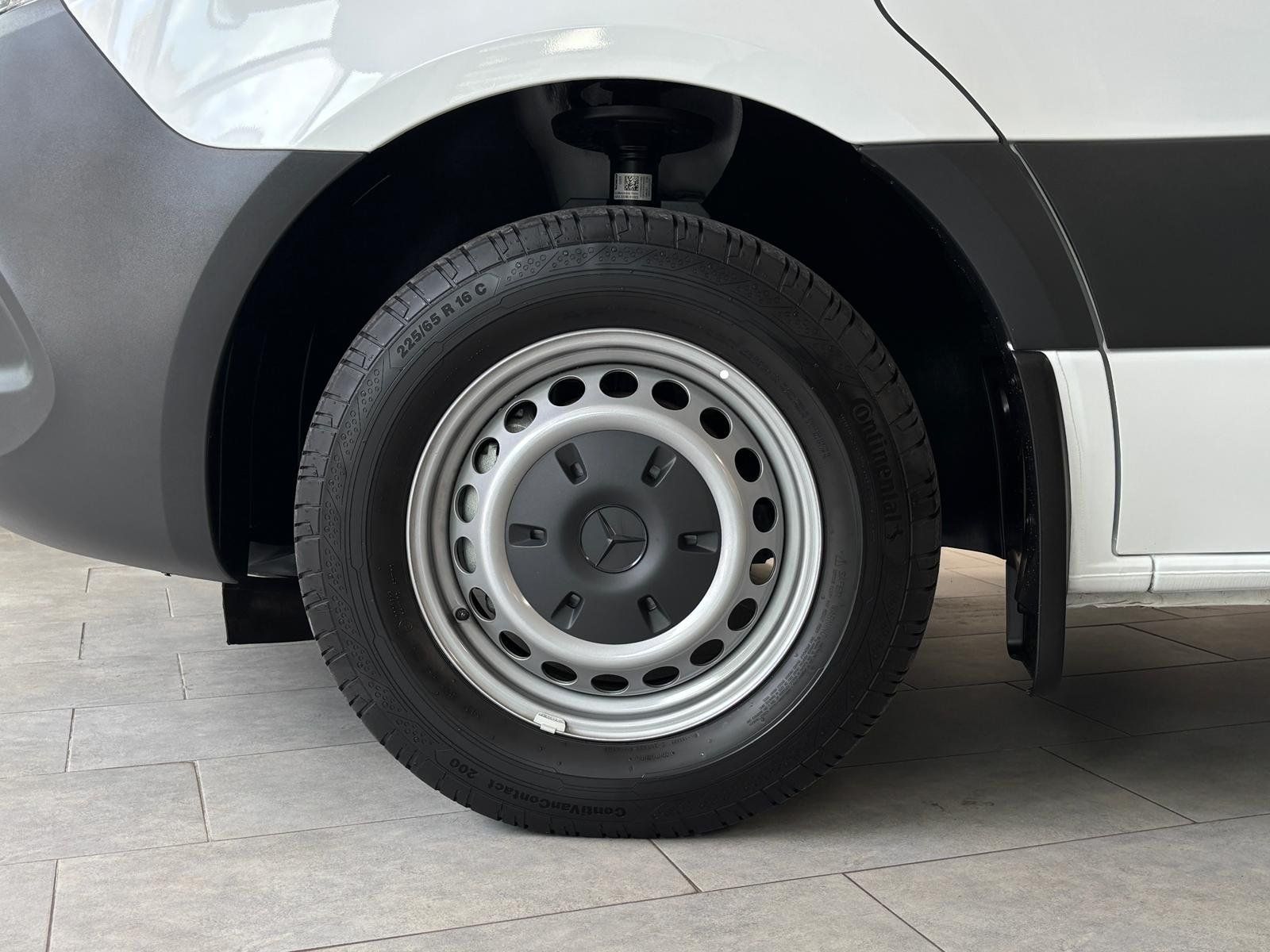 Fahrzeugabbildung Mercedes-Benz Sprinter 315 CDI Kasten L2H2 AHK+MBUX+KAMERA+SHZ