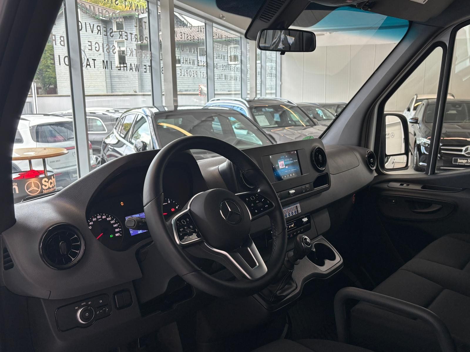 Fahrzeugabbildung Mercedes-Benz Sprinter 315 CDI Kasten L2H2 AHK+MBUX+KAMERA+SHZ