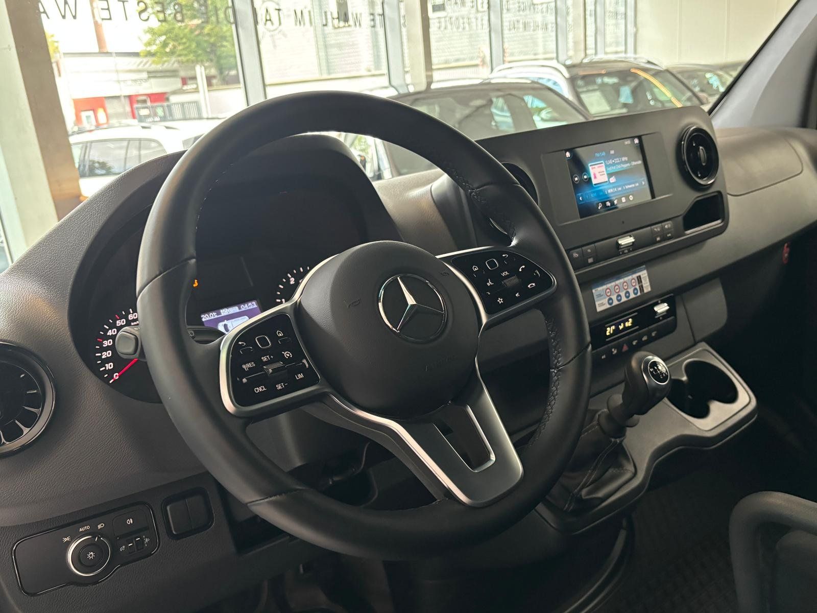Fahrzeugabbildung Mercedes-Benz Sprinter 315 CDI Kasten L2H2 AHK+MBUX+KAMERA+SHZ