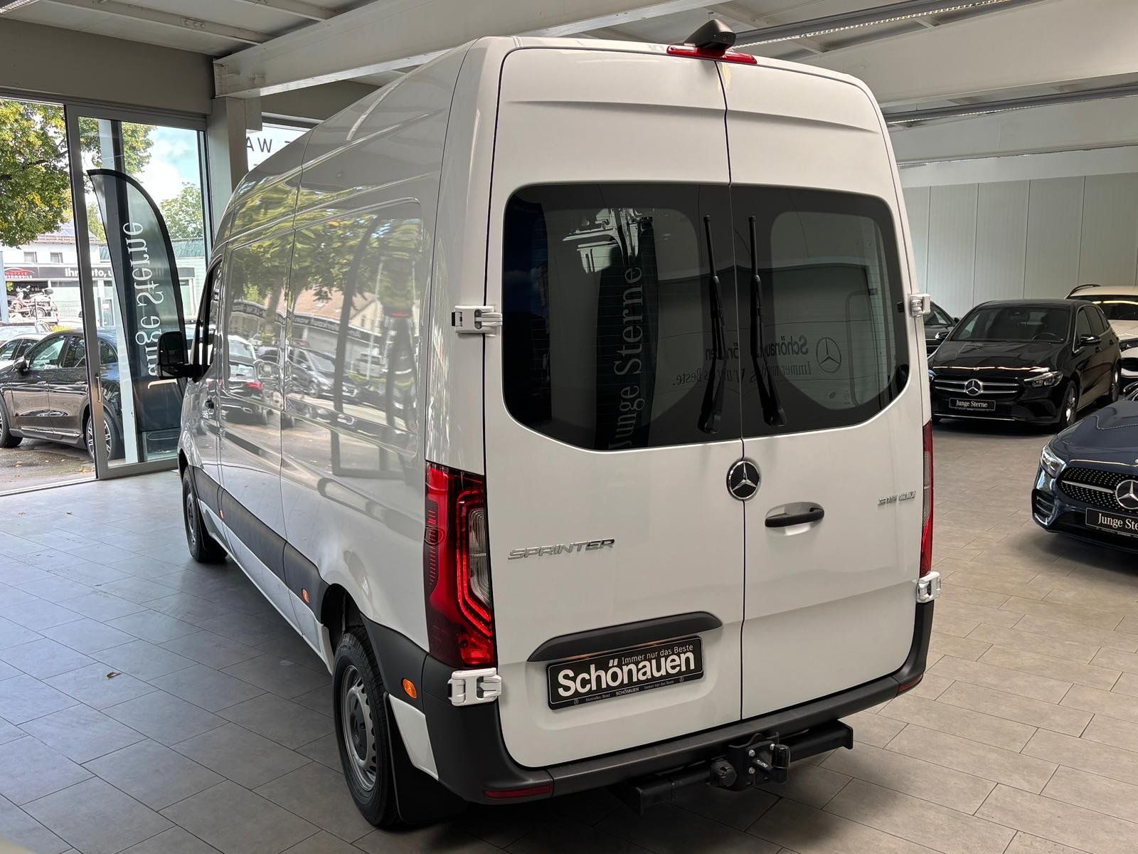 Fahrzeugabbildung Mercedes-Benz Sprinter 315 CDI Kasten L2H2 AHK+MBUX+KAMERA+SHZ