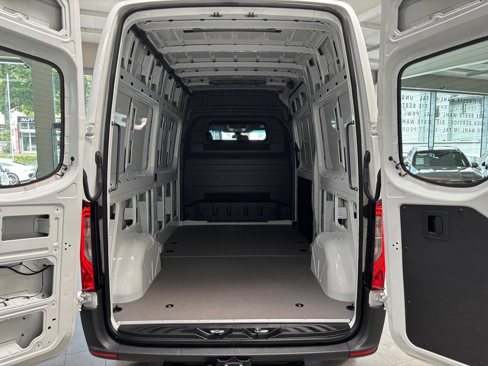 Fahrzeugabbildung Mercedes-Benz Sprinter 315 CDI Kasten L2H2 AHK+MBUX+KAMERA+SHZ