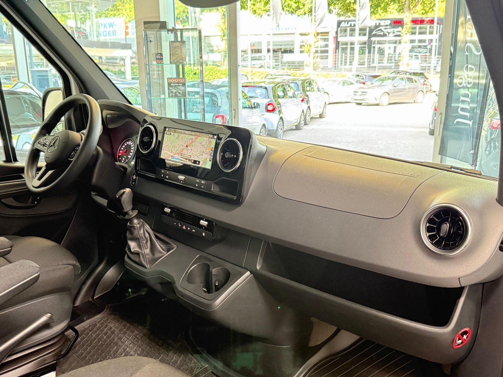 Fahrzeugabbildung Mercedes-Benz Sprinter 315 Kasten Standard LED+STDHZ+SCHWING