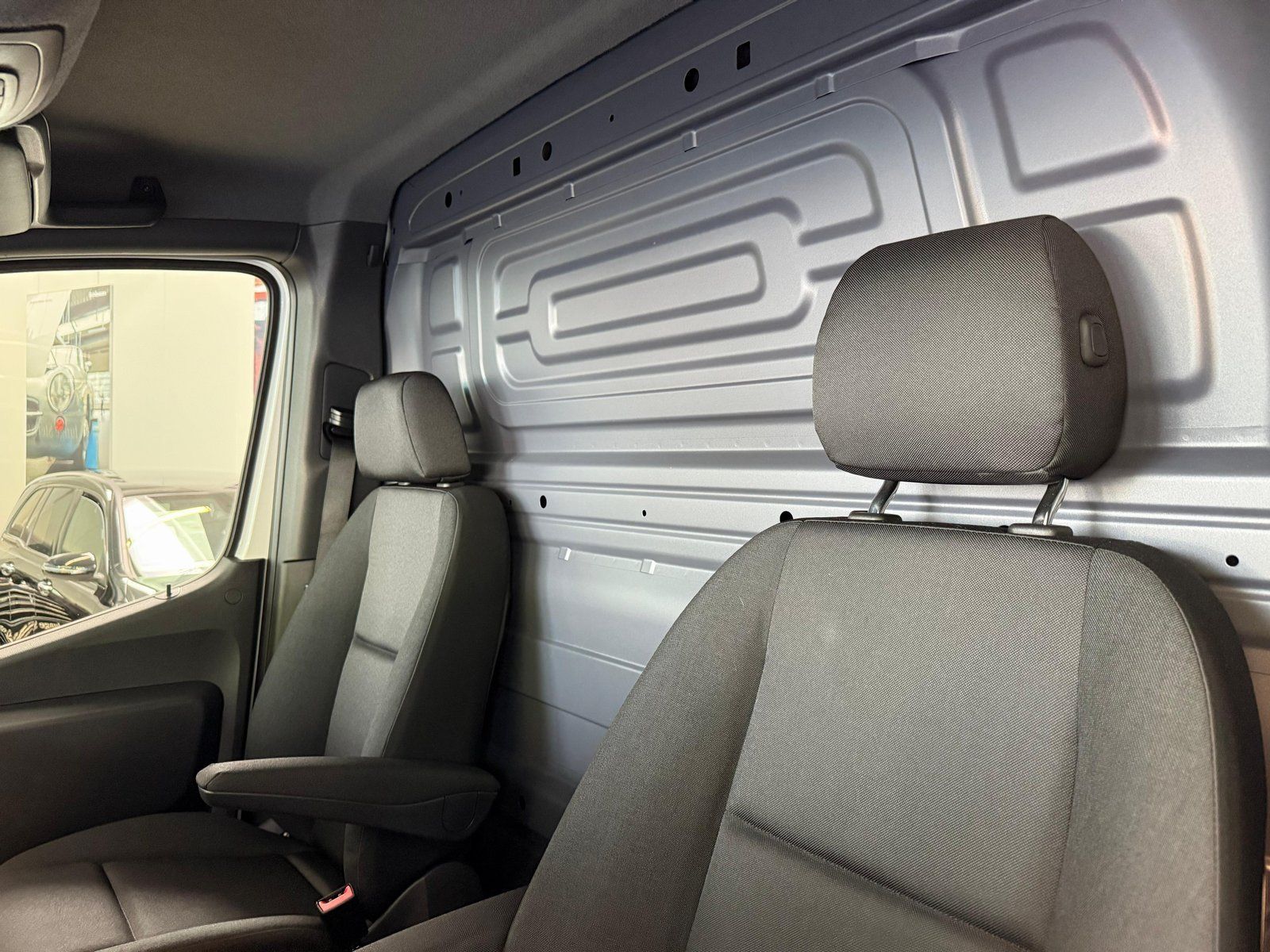 Fahrzeugabbildung Mercedes-Benz Sprinter 315 Kasten Standard LED+STDHZ+SCHWING