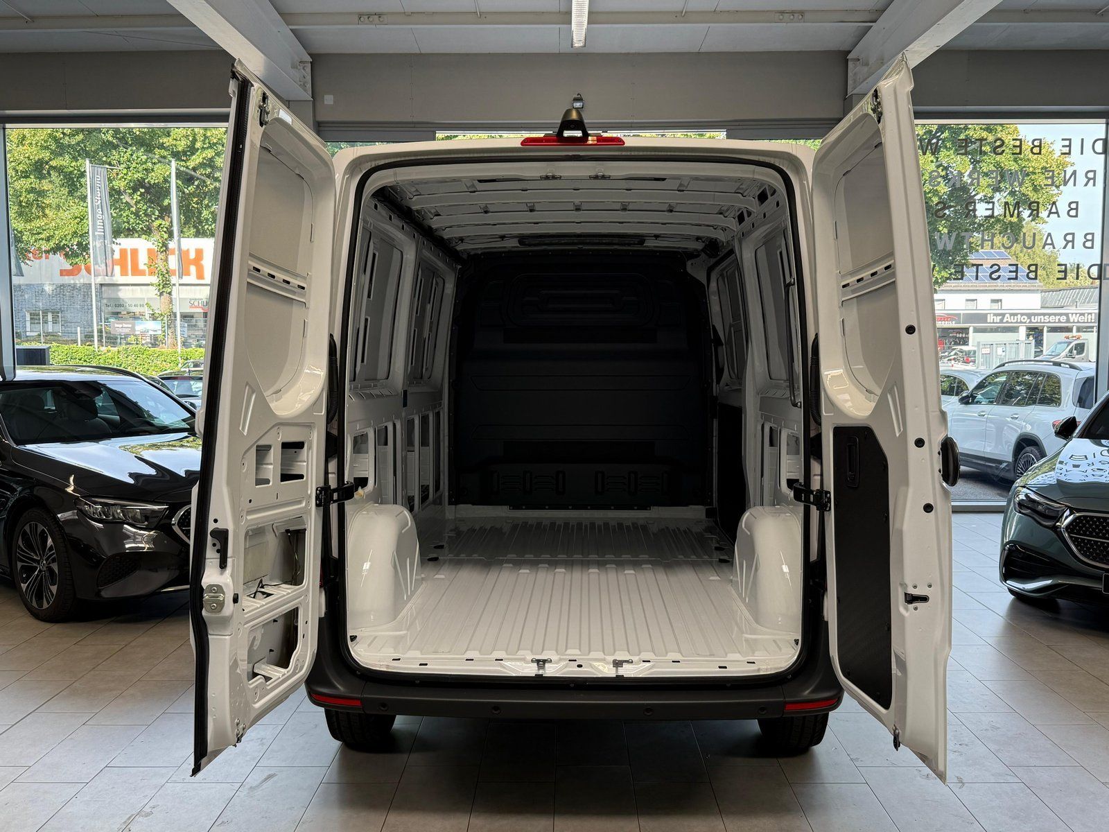 Fahrzeugabbildung Mercedes-Benz Sprinter 315 Kasten Standard LED+STDHZ+SCHWING