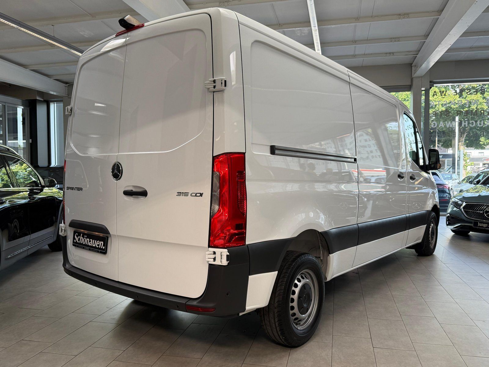 Fahrzeugabbildung Mercedes-Benz Sprinter 315 Kasten Standard LED+STDHZ+SCHWING