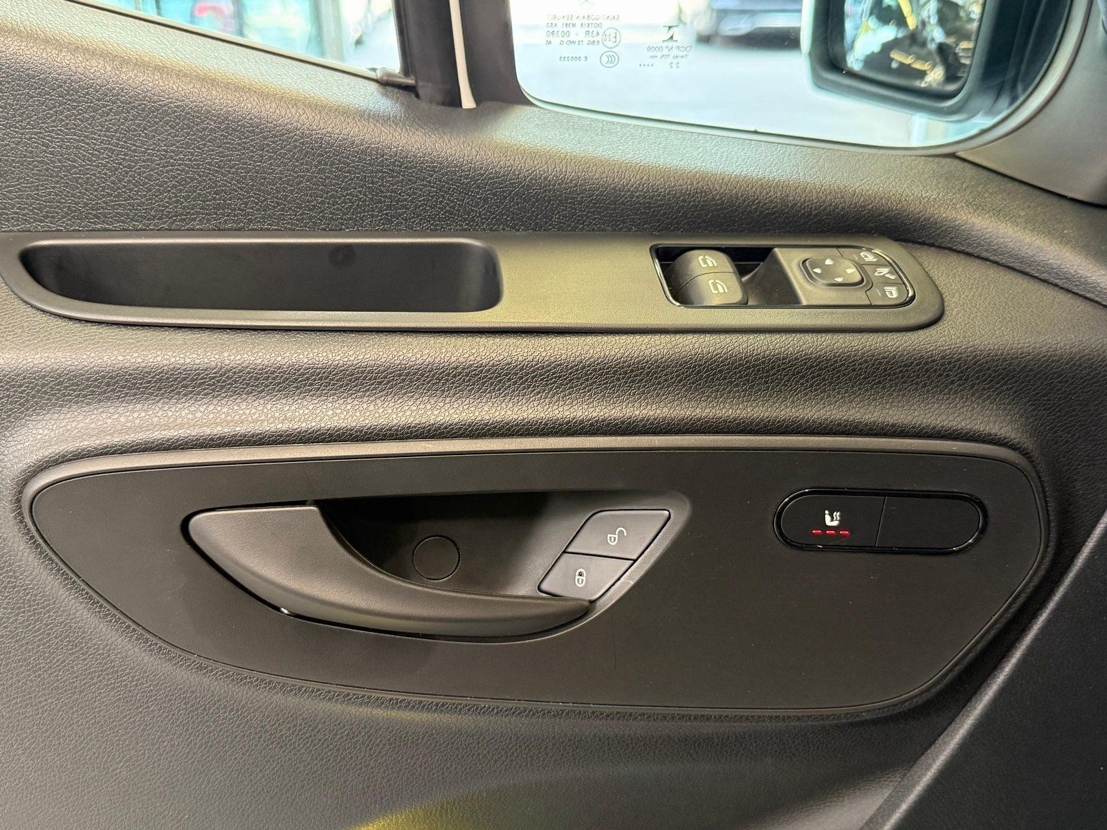 Fahrzeugabbildung Mercedes-Benz Sprinter 315 Kasten Standard LED+STDHZ+SCHWING