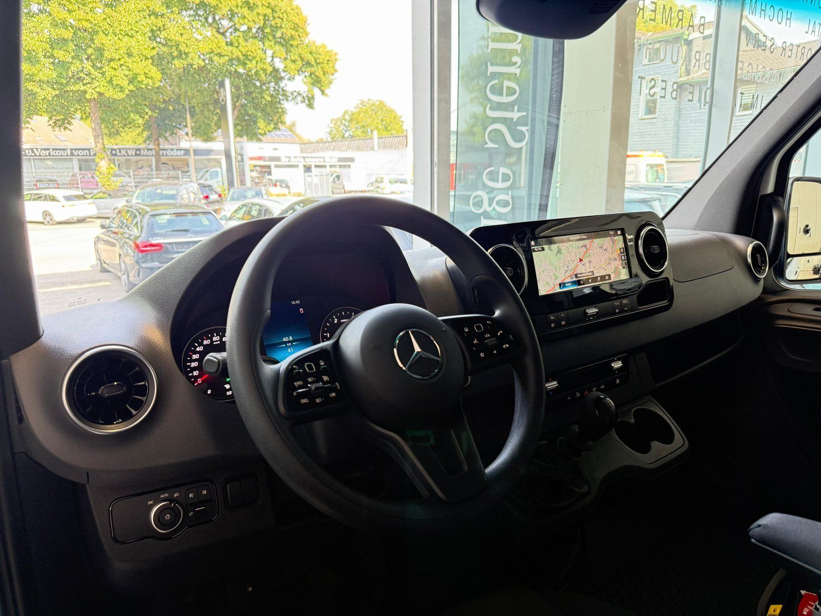 Fahrzeugabbildung Mercedes-Benz Sprinter 315 Kasten Standard LED+STDHZ+SCHWING