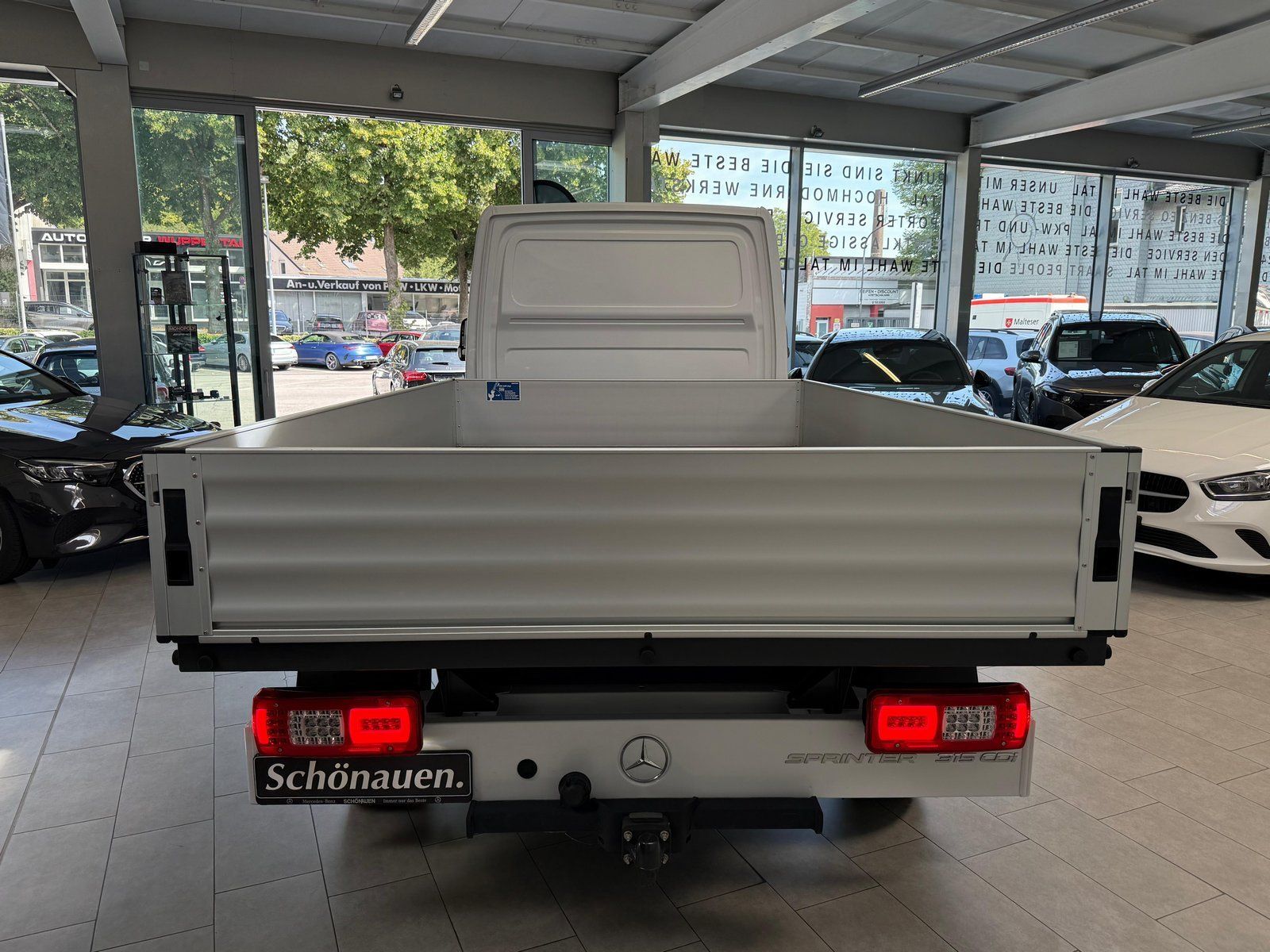 Fahrzeugabbildung Mercedes-Benz Sprinter 315 CDI Standard PRITSCHE+9G+MBUX+AHK