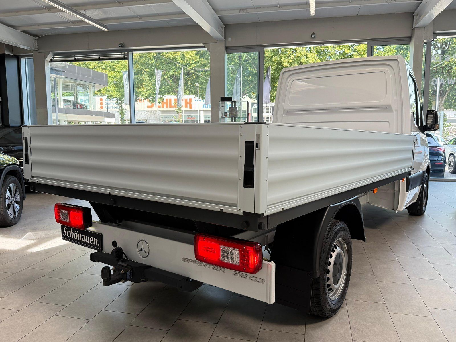 Fahrzeugabbildung Mercedes-Benz Sprinter 315 CDI Standard PRITSCHE+9G+MBUX+AHK