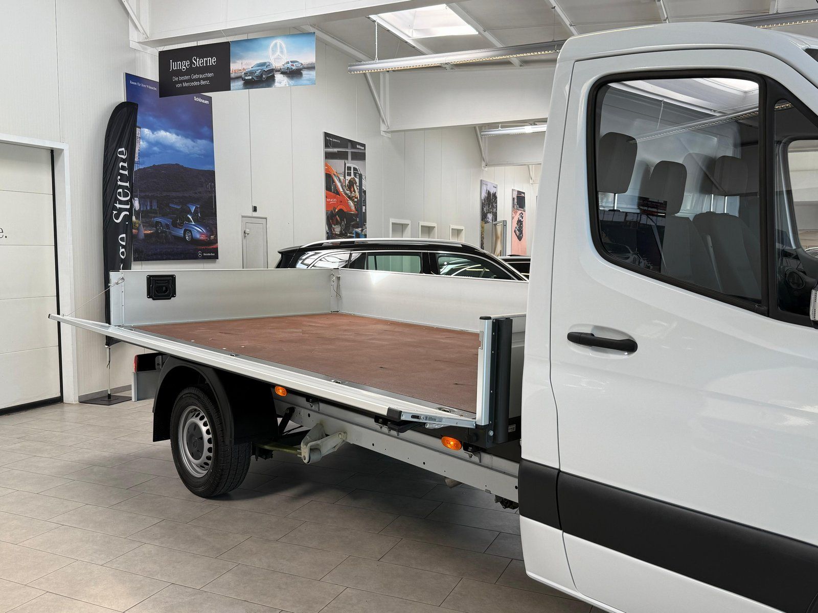 Fahrzeugabbildung Mercedes-Benz Sprinter 315 CDI Standard PRITSCHE+9G+MBUX+AHK