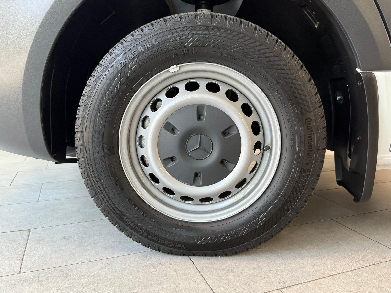 Fahrzeugabbildung Mercedes-Benz Sprinter 315 CDI Standard PRITSCHE+9G+MBUX+AHK